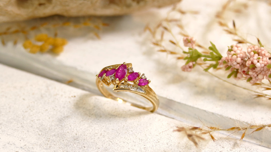 14k - Yellow Gold Vintage .09ct Marquise Ruby Ring (Size 7)