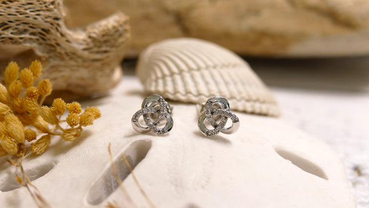 14k White Gold 0.10ct Diamonds Stud Celtic Knot Earrings