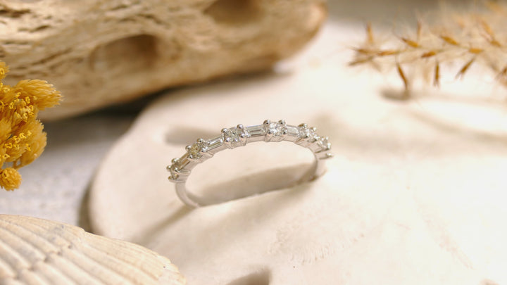 14K White Gold 0.43 Natural Diamond Ring (Size 6.5)