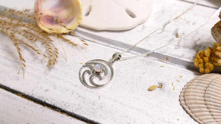 Sterling Silver - Silver Wave Round Moonstone Necklace