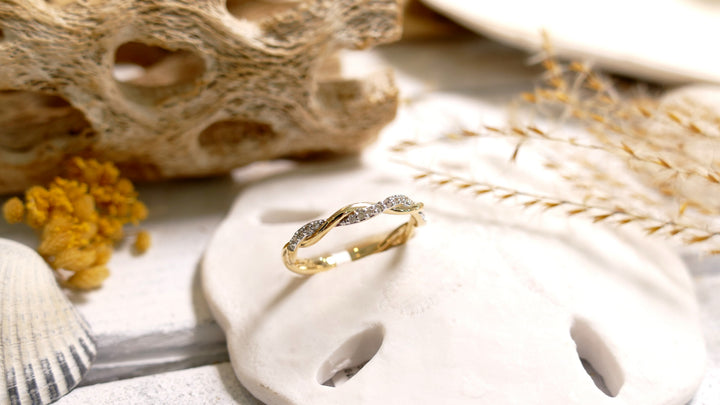 14k Yellow Gold 1/10ctw Twist Diamond Wave Ring