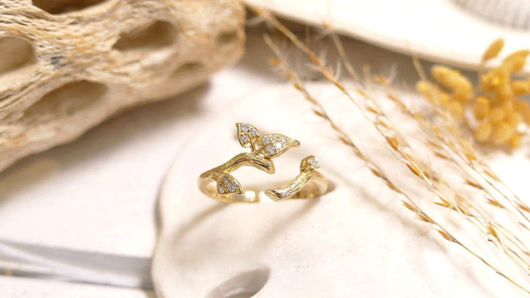 14K Yellow Gold Split Band/Leaf Branch 0.12ct Natural Diamond Ring (Size 7)