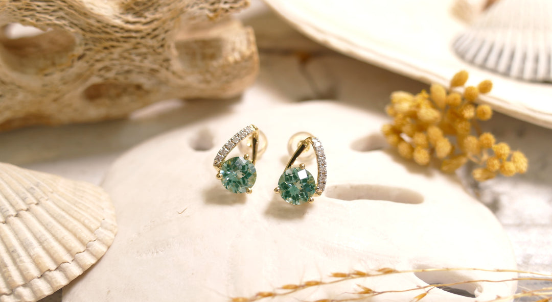 14k Yellow Gold Round 0.09ct Caribbean Topaz Stud Earrings