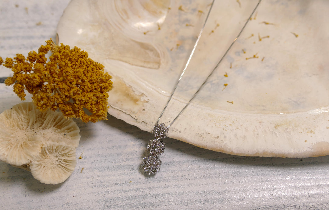 10k White Gold .60ct. Natural Diamond Flower Necklace