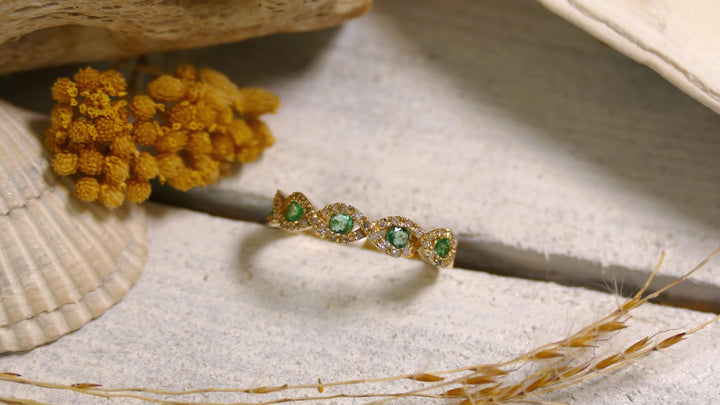 14k Yellow Gold Emerald Band Twist - Diamond 0.15ct Ring