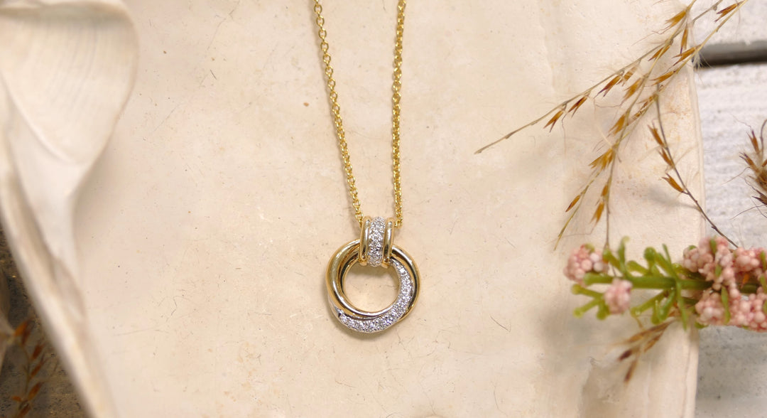 14k Yellow Gold Double Circle 0.10ct Diamond Necklace